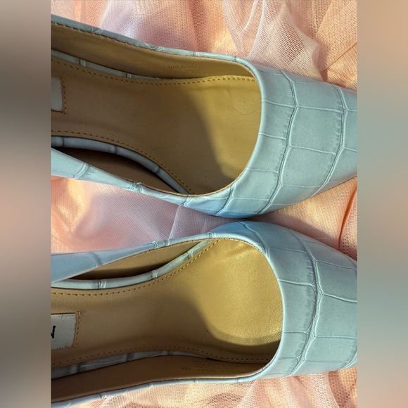 Steve Madden Light Blue Croc-Embossed Heels - Picture 5 of 8